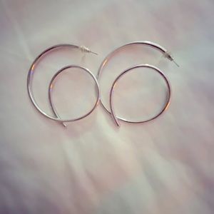 Kendra Scott hoop earrings